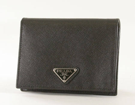 プラダ サフィアーノ ORO 二つ折財布 ブラック M668A